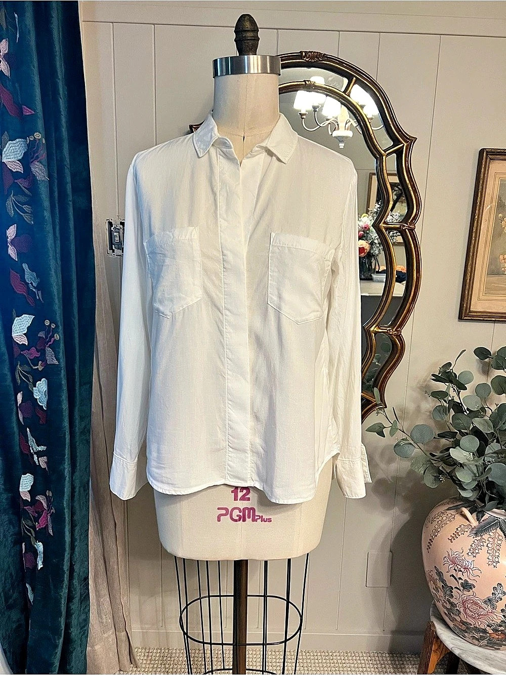 cloth & stone White Button Down Shirt Size Medium Like New